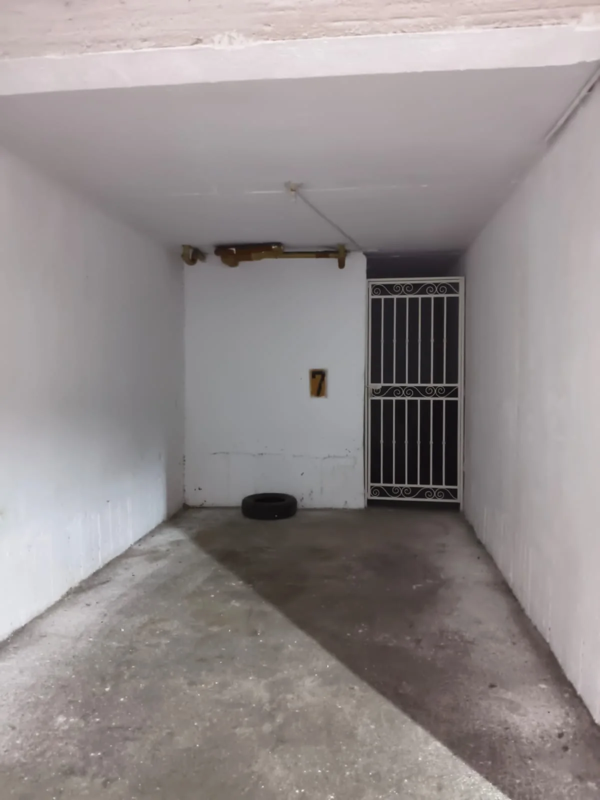Parqueadero propio del apartamento