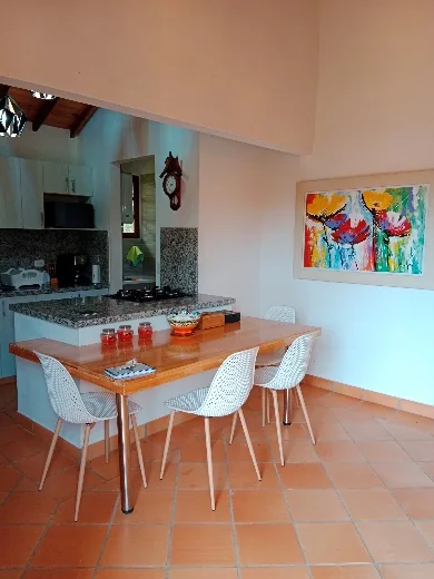 Comedor integrado con la cocina